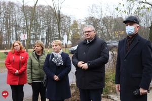 Na zdjęciu Wójt wraz z wicemarszałkiem oraz radnymi gminy Włoszakowice