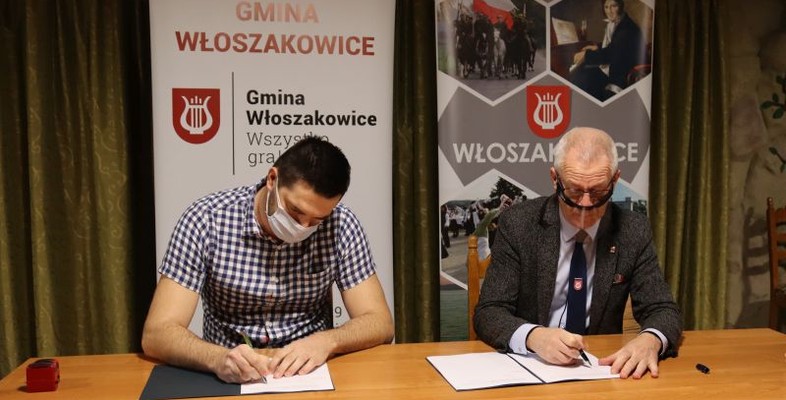 Podpisanie umowy na przebudowę ulicy Zalesie we Włoszakowicach
