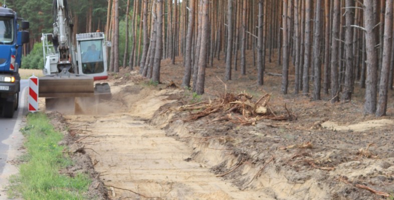 Ruszyła budowa ciągu pieszo-rowerowego Włoszakowice - Dominice w ramach największej inwestycji gminy